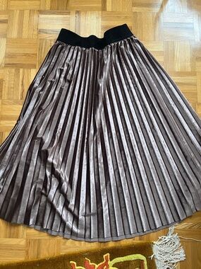 Pleated Metallic Taupe Midi Skirt with Stretch Waistband